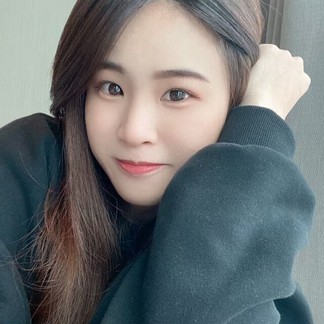 女生：20岁 .身高164